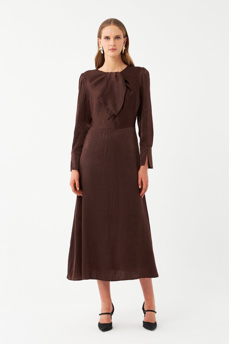 Fiyonk Detaylı Midi Elbise