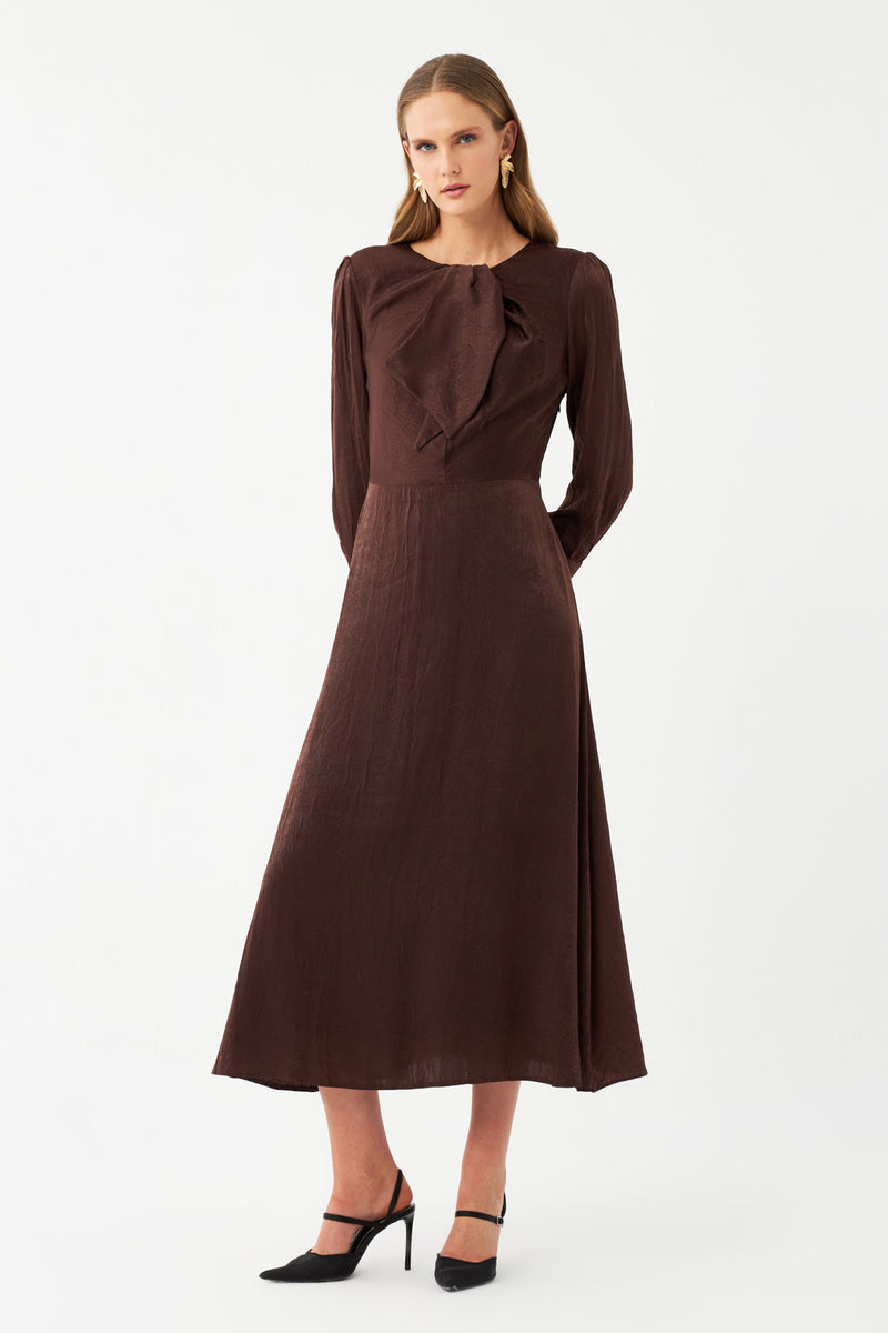 Fiyonk Detaylı Midi Elbise