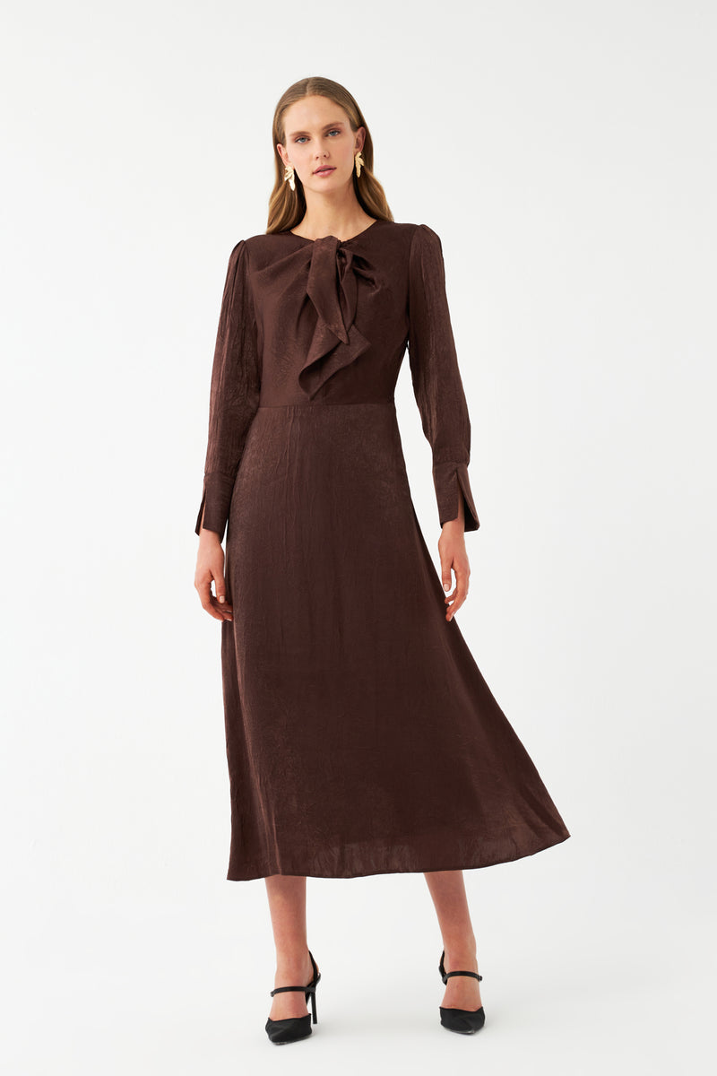 Fiyonk Detaylı Midi Elbise