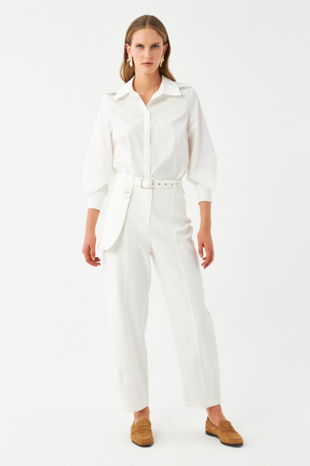 Kemerli Düz Paça Pantolon