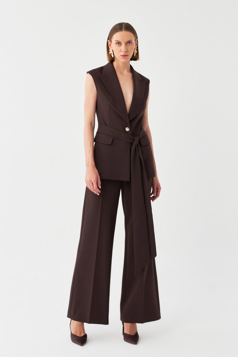 Kemer Detaylı Blazer Takım