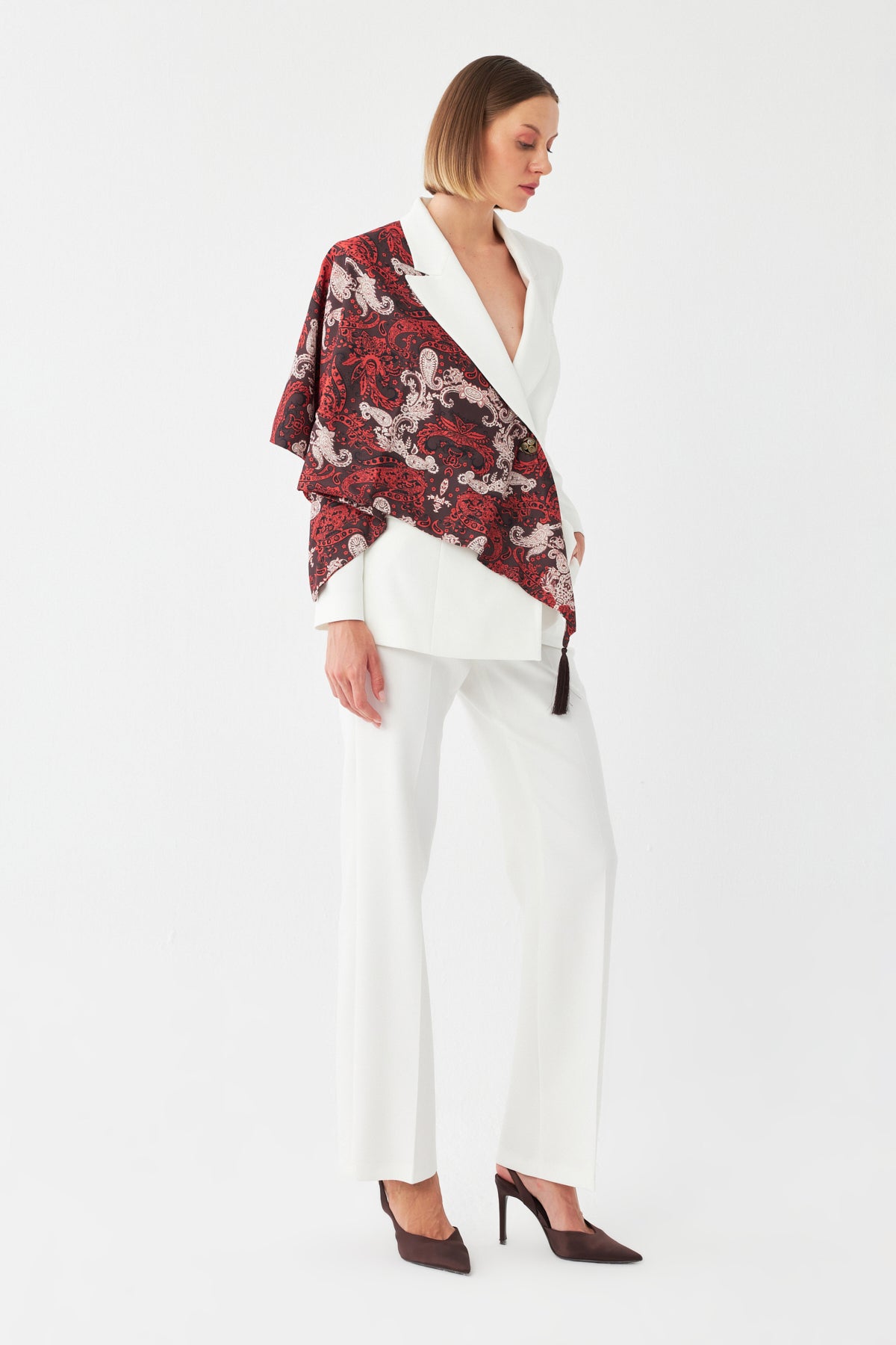 Desen Detaylı Ekru Blazer Takım