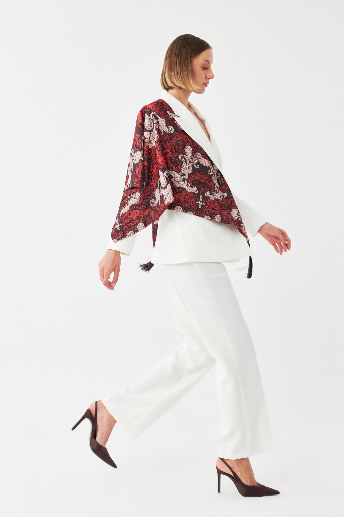 Desen Detaylı Ekru Blazer Takım