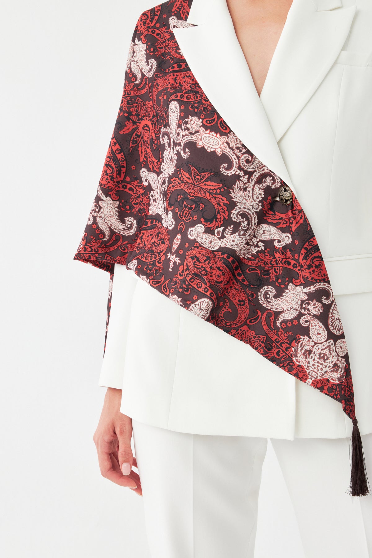 Desen Detaylı Ekru Blazer Takım