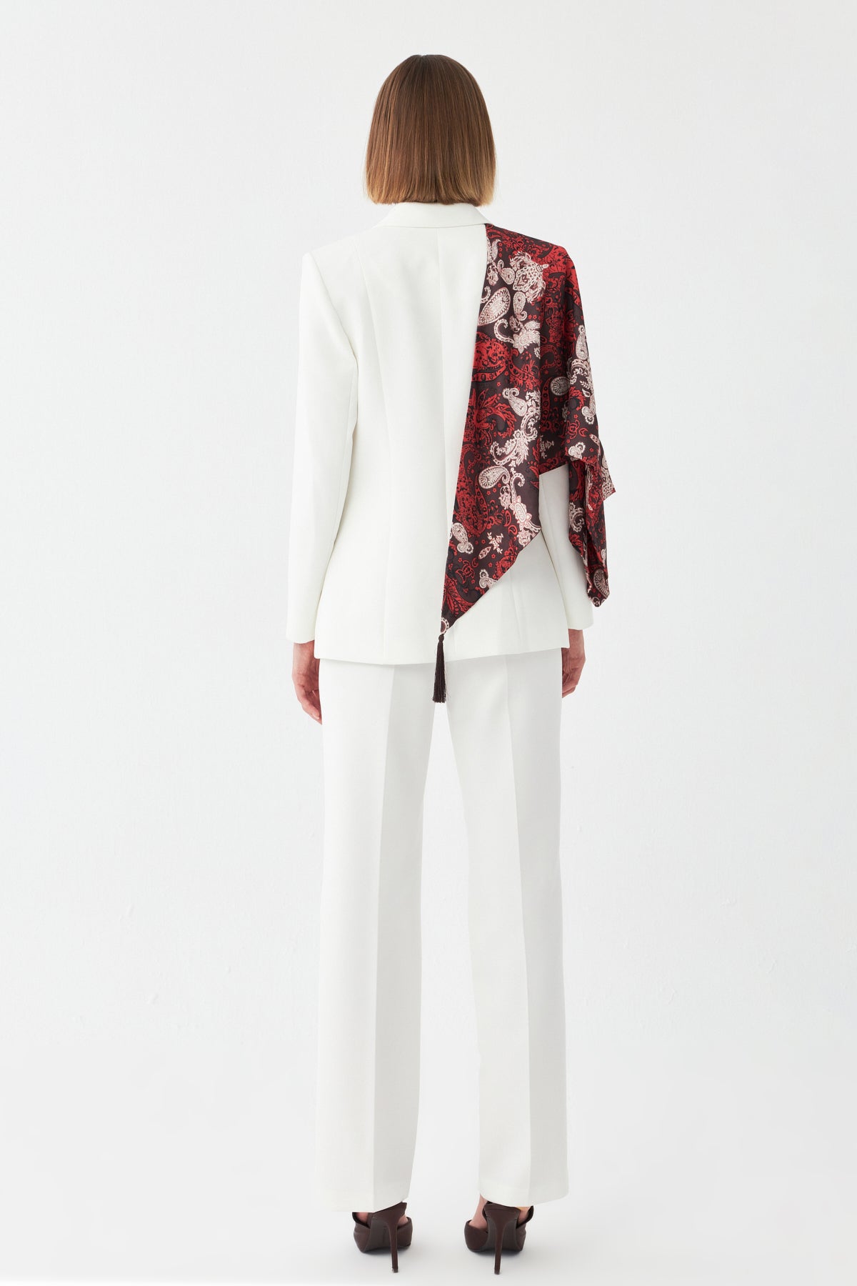 Desen Detaylı Ekru Blazer Takım
