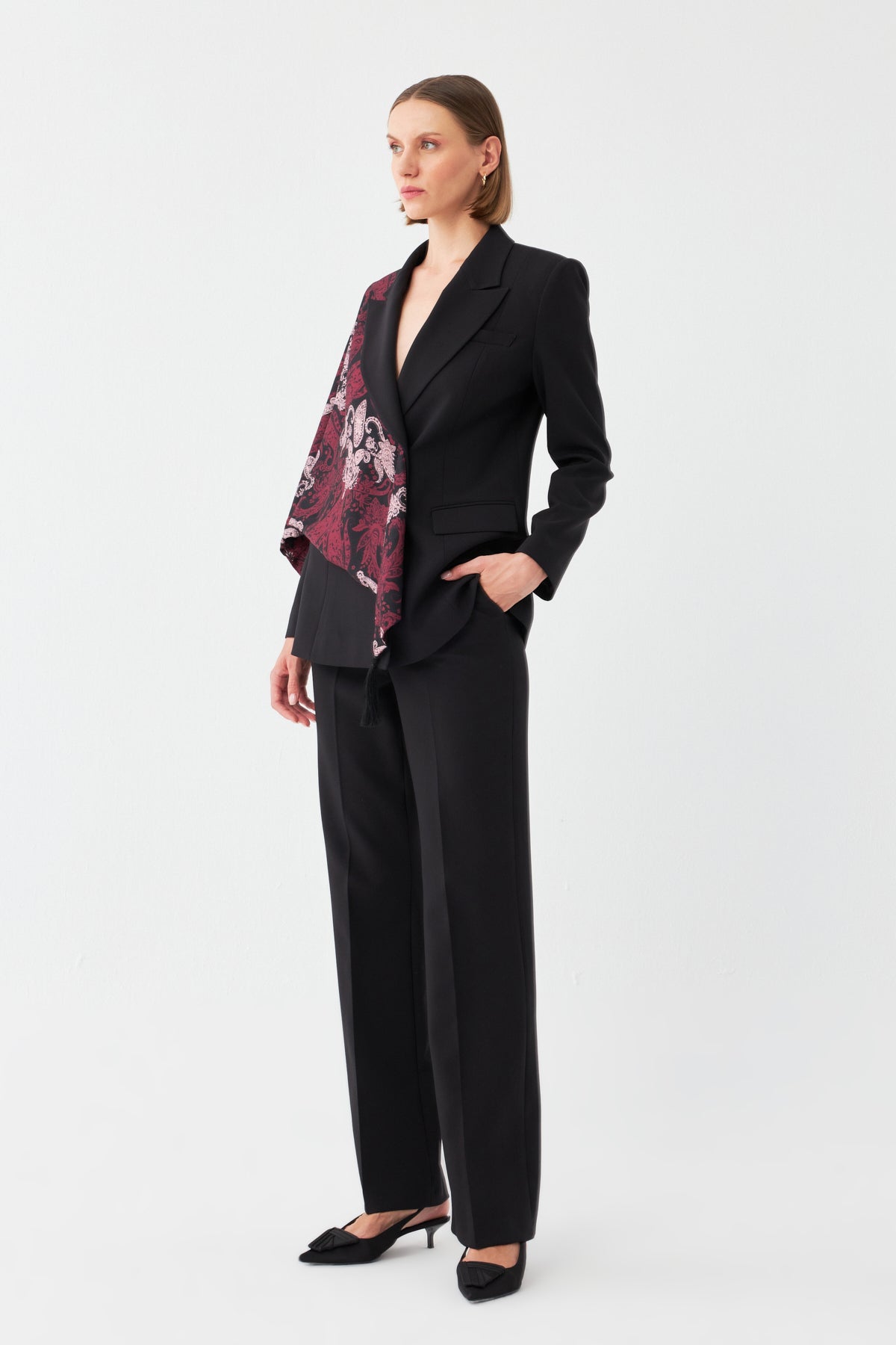 Desen Detaylı Siyah Blazer Takım