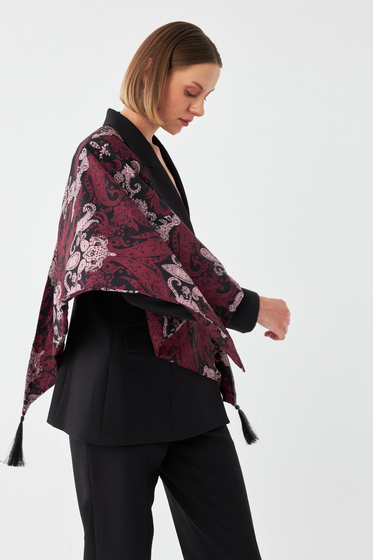 Desen Detaylı Siyah Blazer Takım