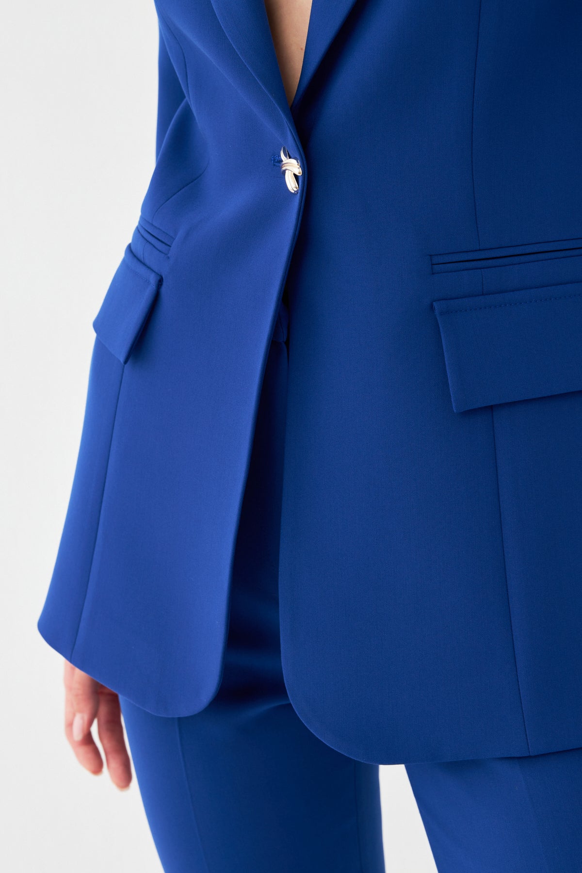 Özel Düğme Detaylı Saks Blazer Takım