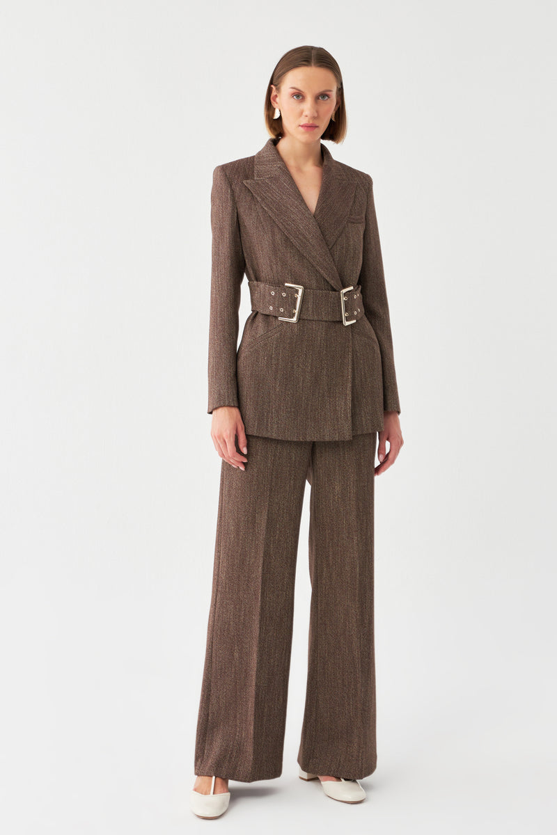 Kemer Detaylı Kruvaze Takım