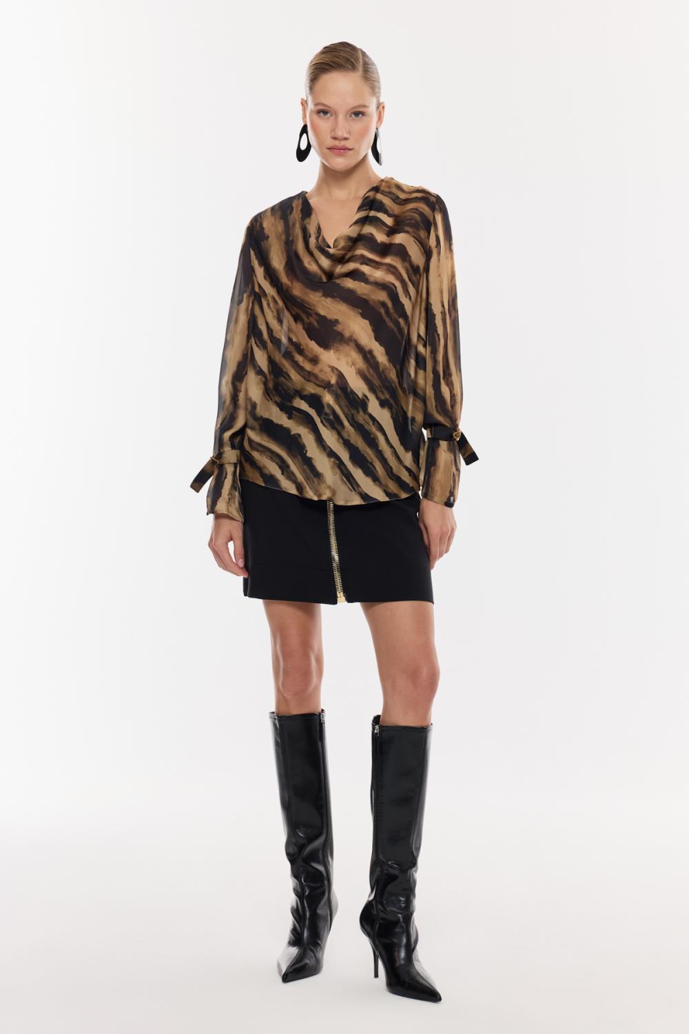 Desenli Saten Drapeli Bluz