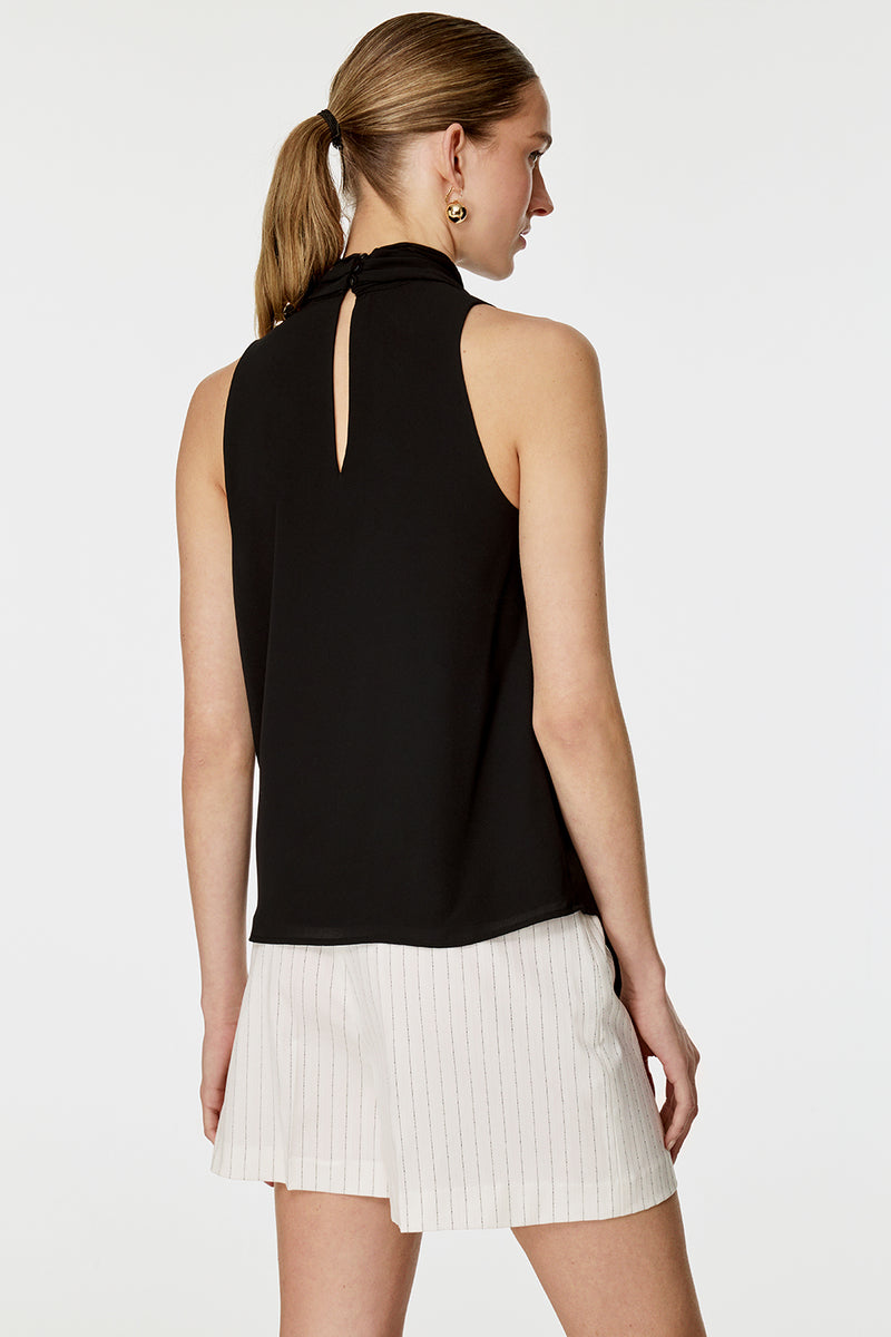 Yakası Flarlı Broşlu Bluz SİYAH