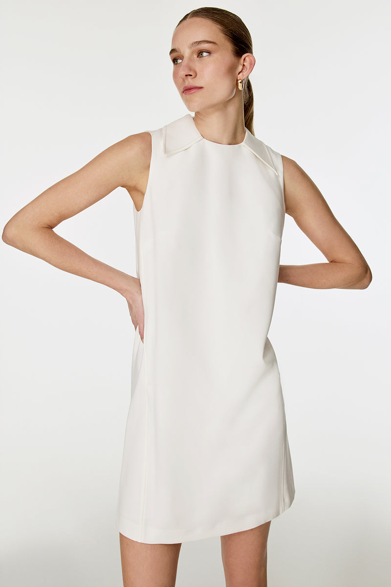 Çiçek Broşlu Mini Elbise