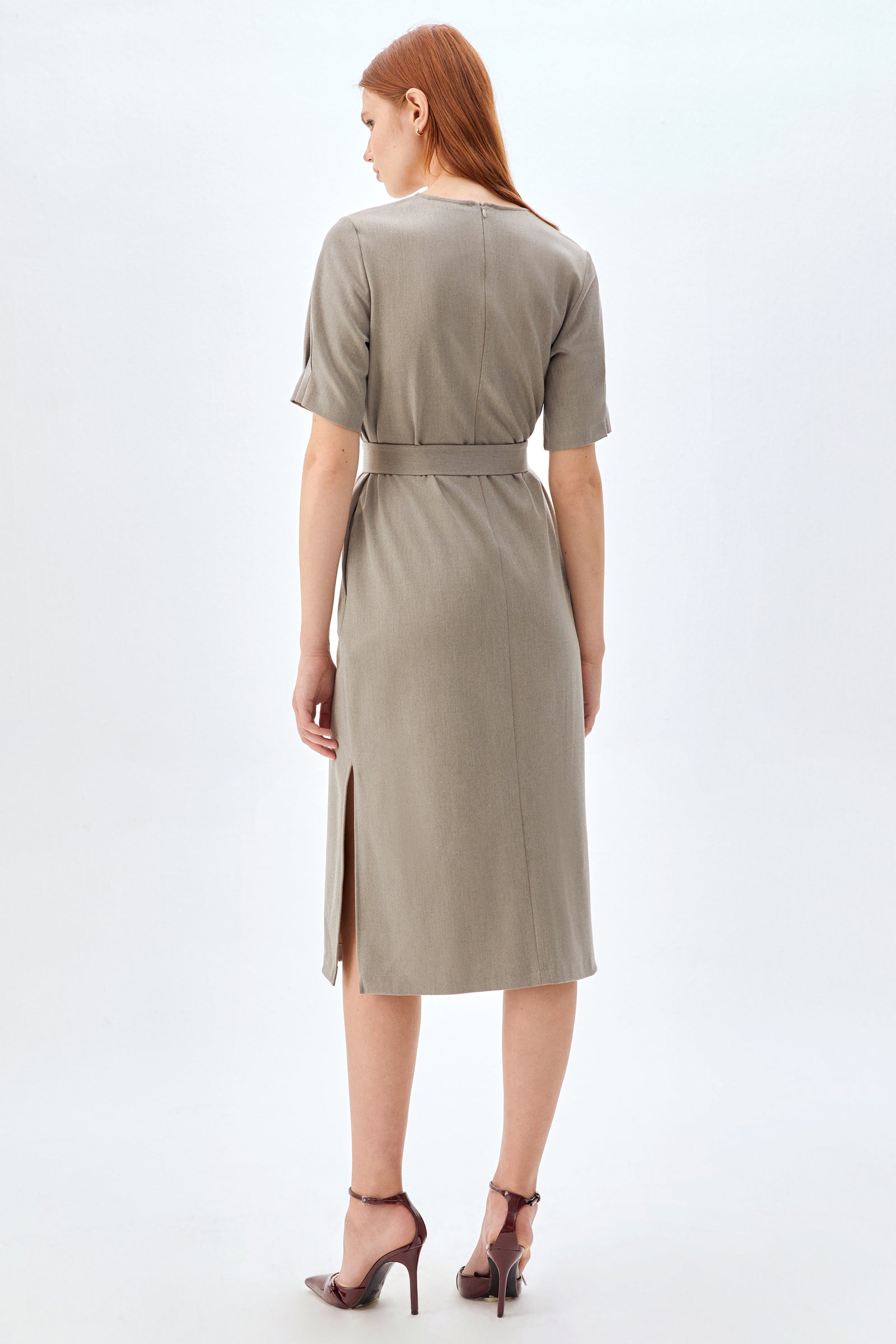 Kısa Kol, Kemerli Yırtmaçlı Elbise