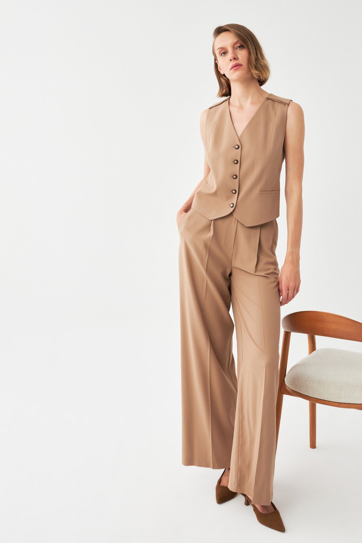 Nakış Detaylı Yelekli Takım