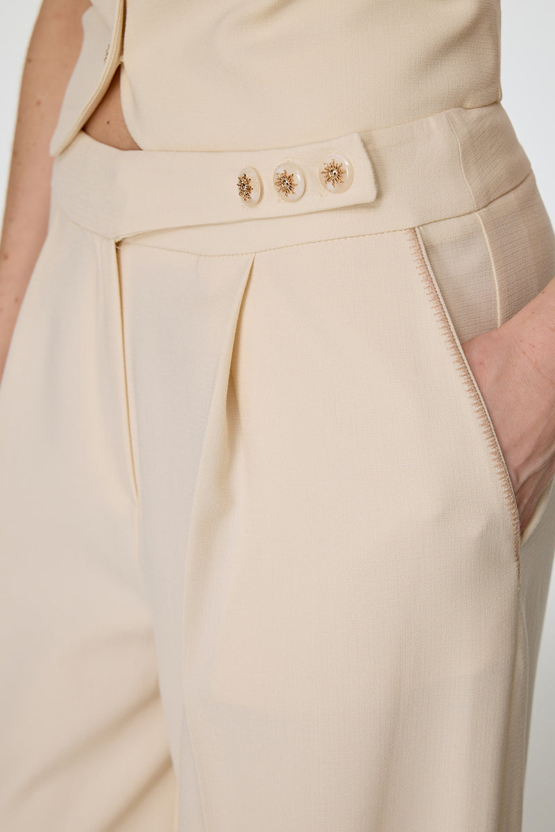 Nakış Detaylı Yelekli Takım EKRU