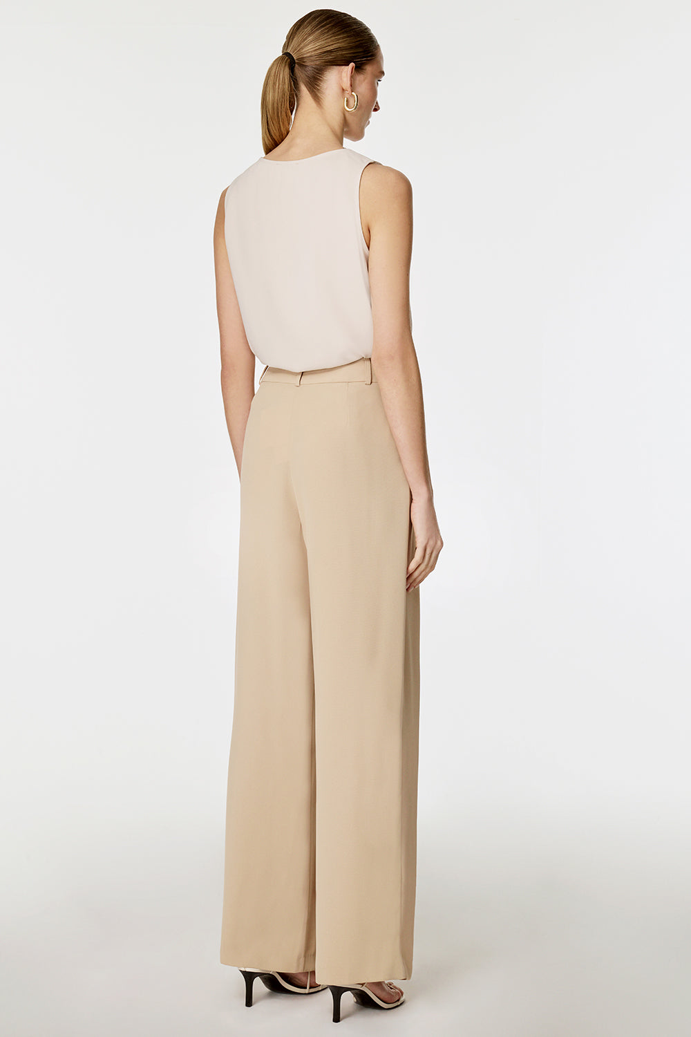 Önü Pilikaşeli Pantolon