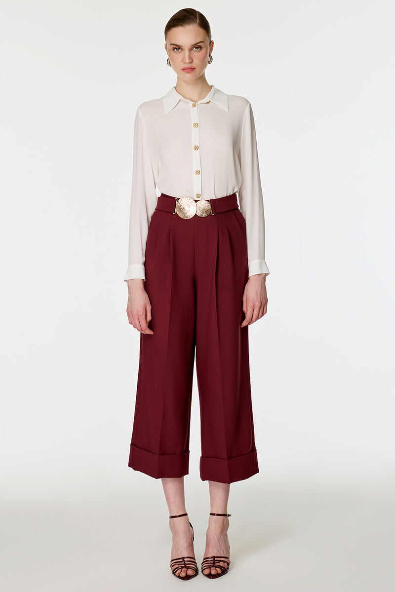 Kemer Detaylı Kısa Pantolon