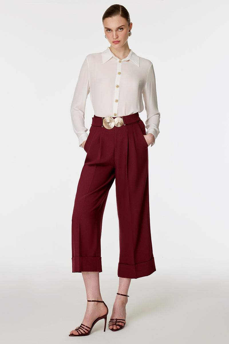 Kemer Detaylı Kısa Pantolon