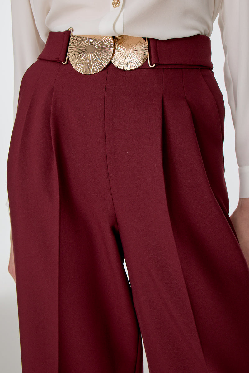 Kemer Detaylı Kısa Pantolon