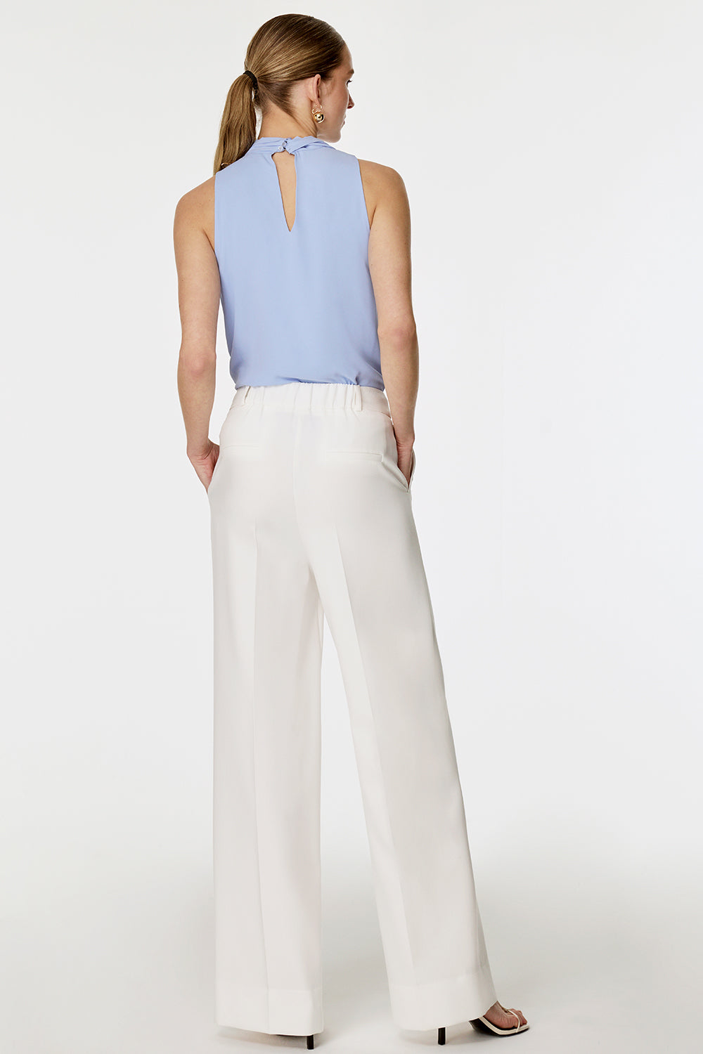 Arkası Lastikli Düz Paça Pantolon