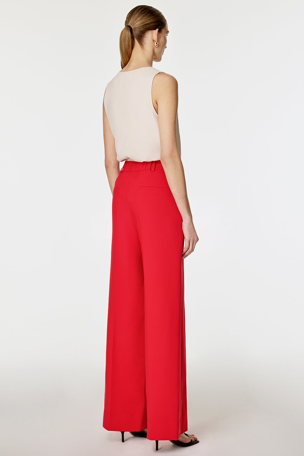 Arkası Lastikli Düz Paça Pantolon