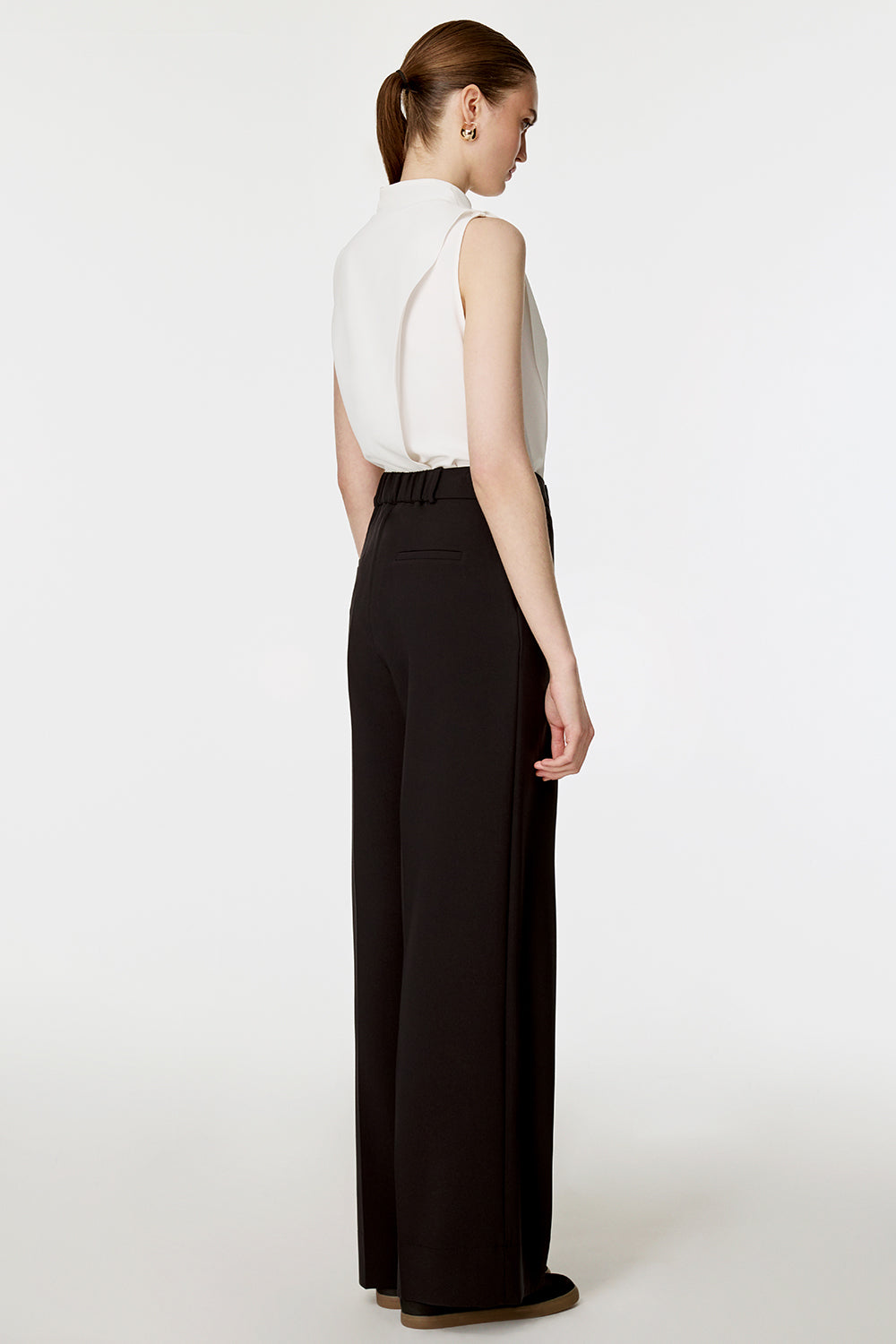 Arkası Lastikli Düz Paça Pantolon SİYAH