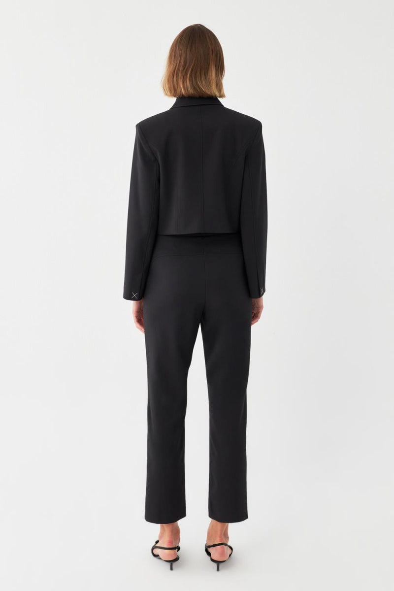 Süs Dikiş Detaylı Kısa Ceket Takım SİYAH