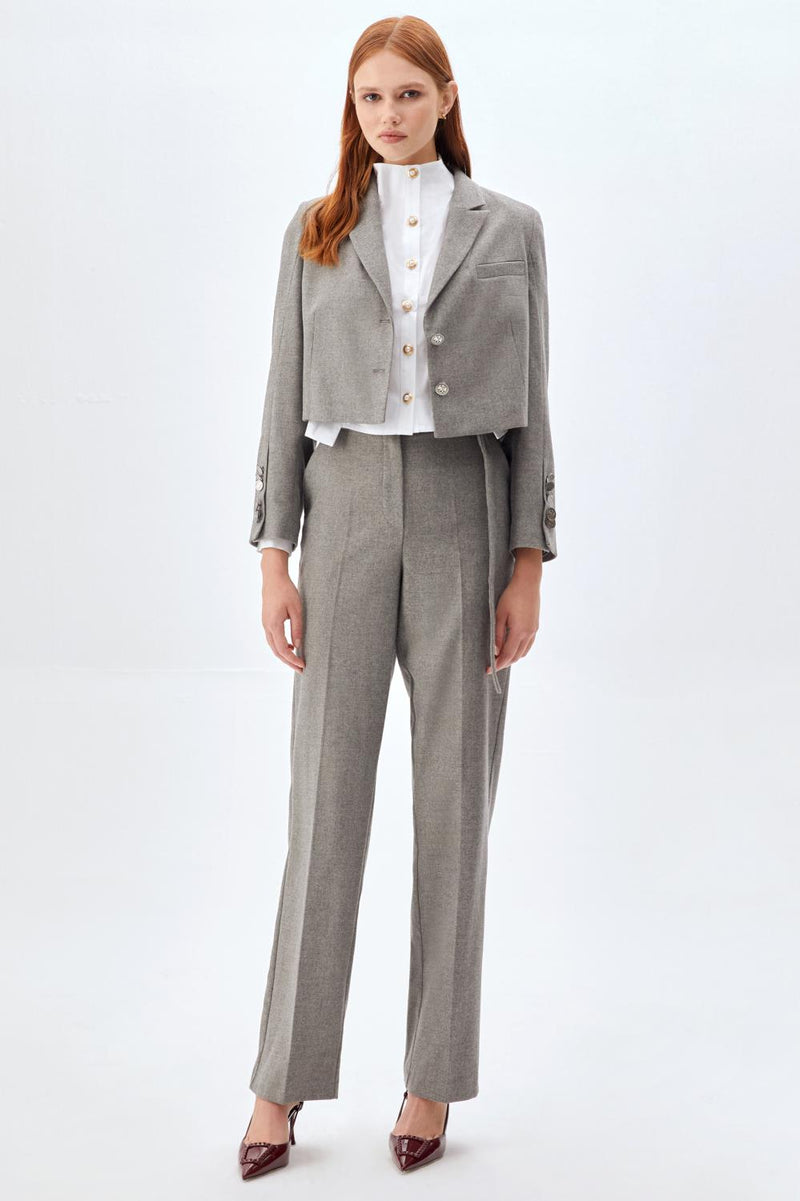 Crop Ceket ve Kemerli Pantolon Takım