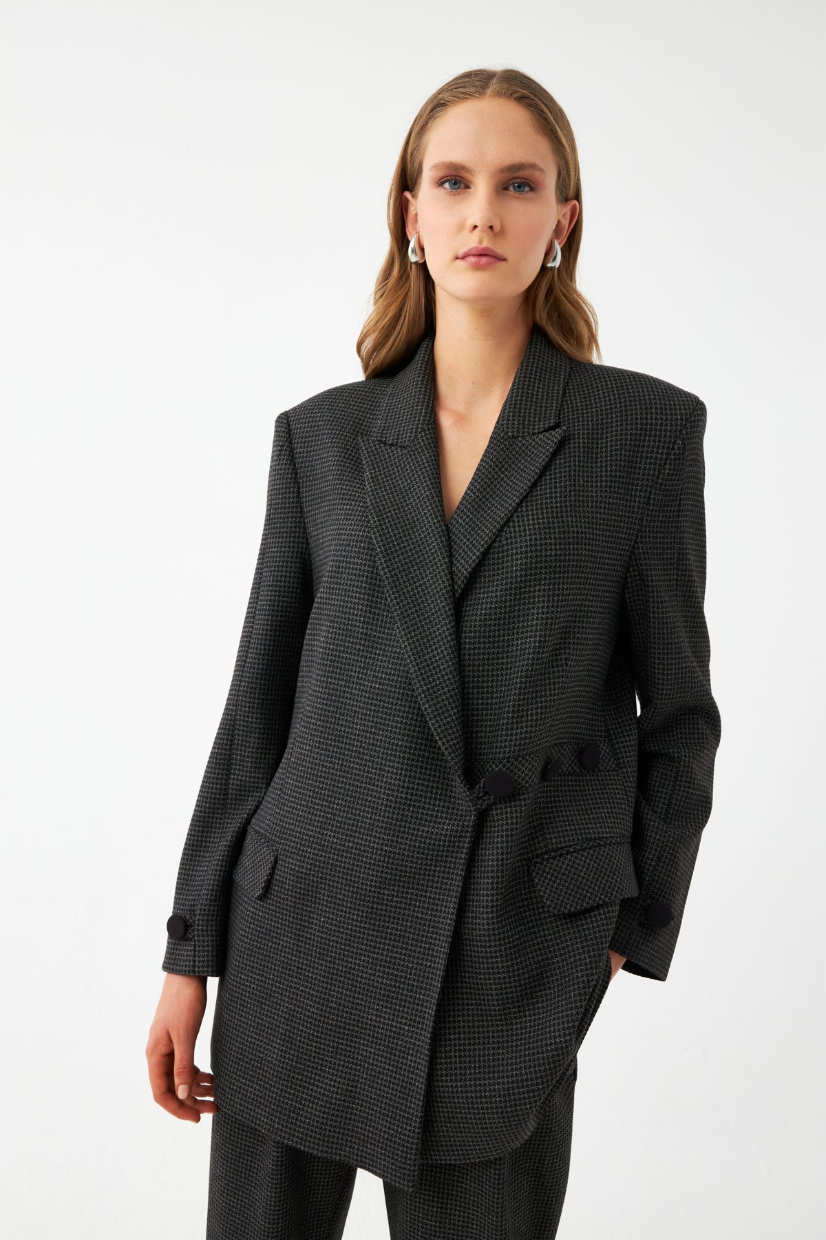 Desenli Siyah Düğme Detaylı Kadın Blazer Ceket
