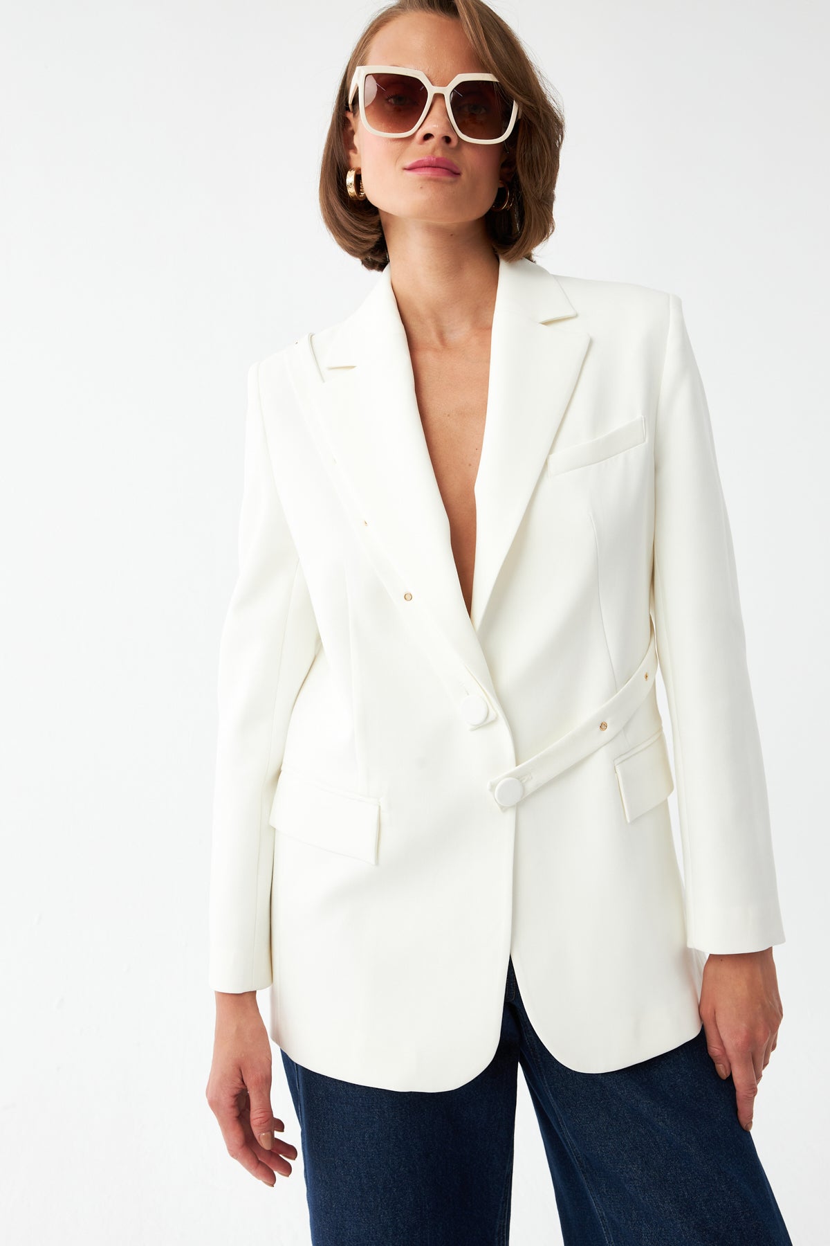 Düğme Detaylı Ekru Blazer Ceket