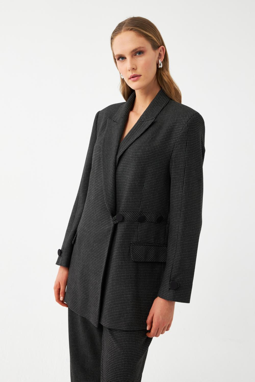 Düğme Detaylı Blazer Ceket