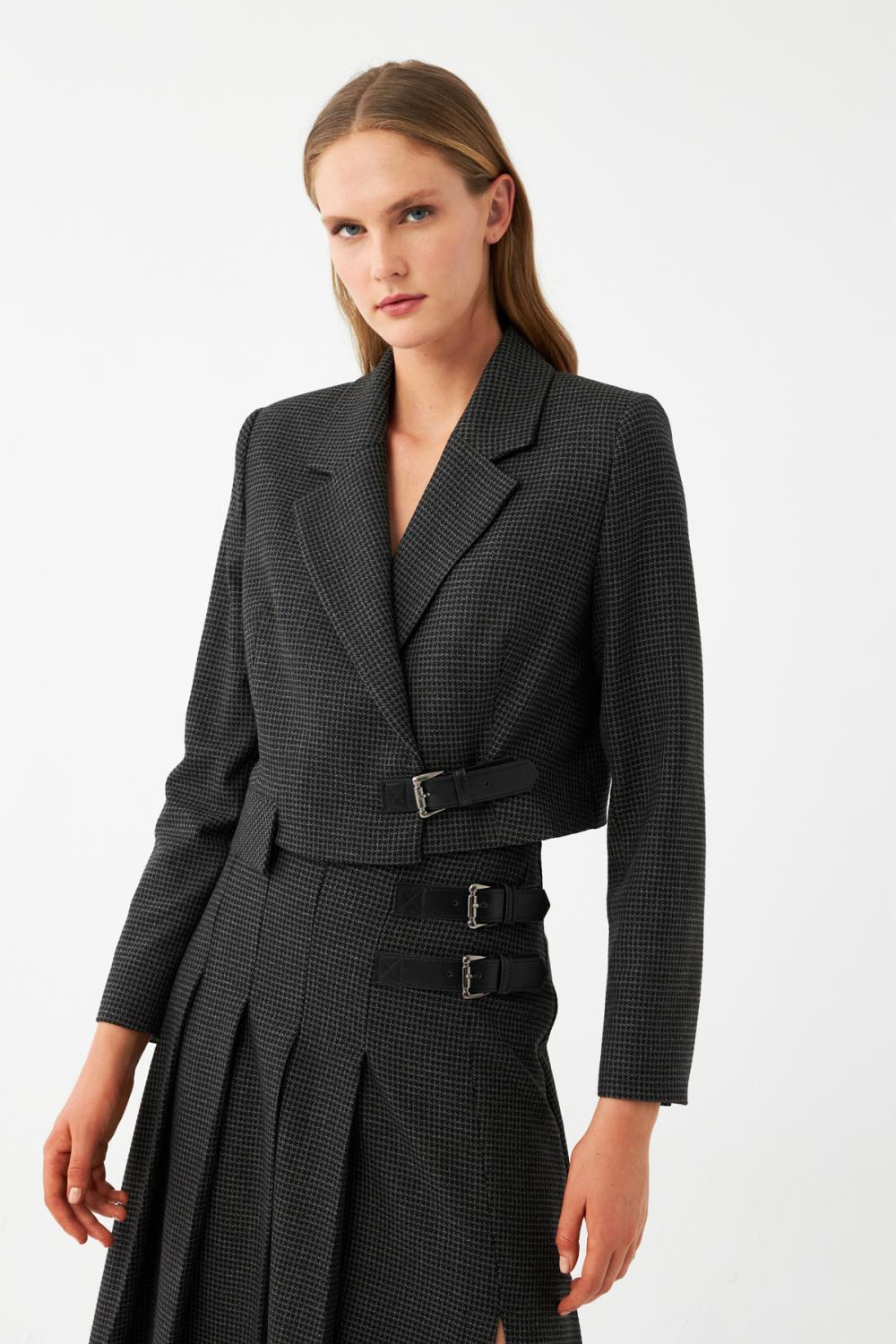 Tokalı Kemerli Blazer Ceket