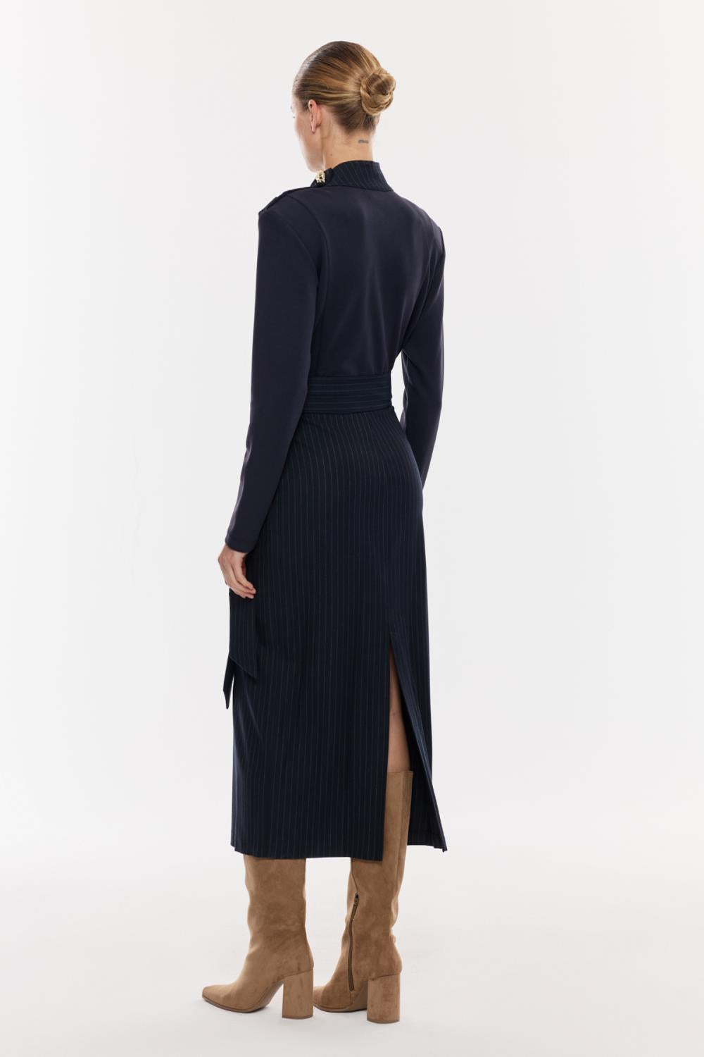 Kuşak Detaylı Çizgili Midi Elbise