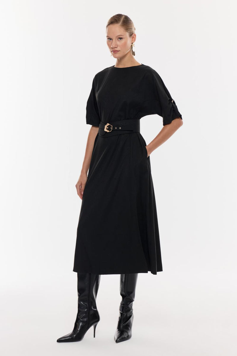 Zincir Detaylı Yırtmaçlı Midi Elbise