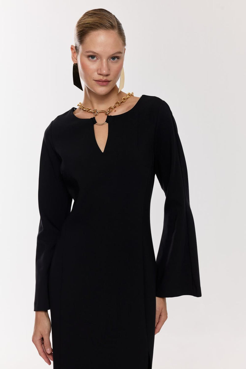 Zincir Detaylı Yırtmaçlı Midi Elbise