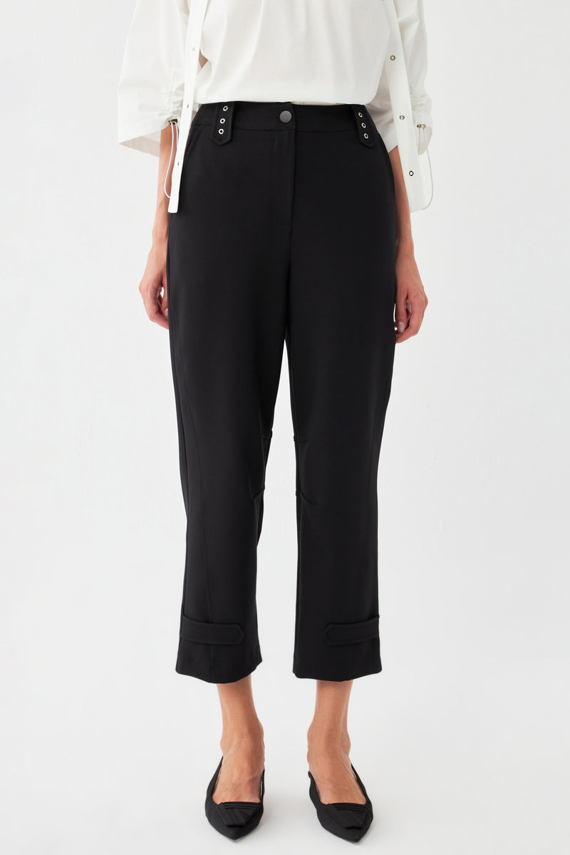 Düğme Detaylı Kısa Paça Pantolon