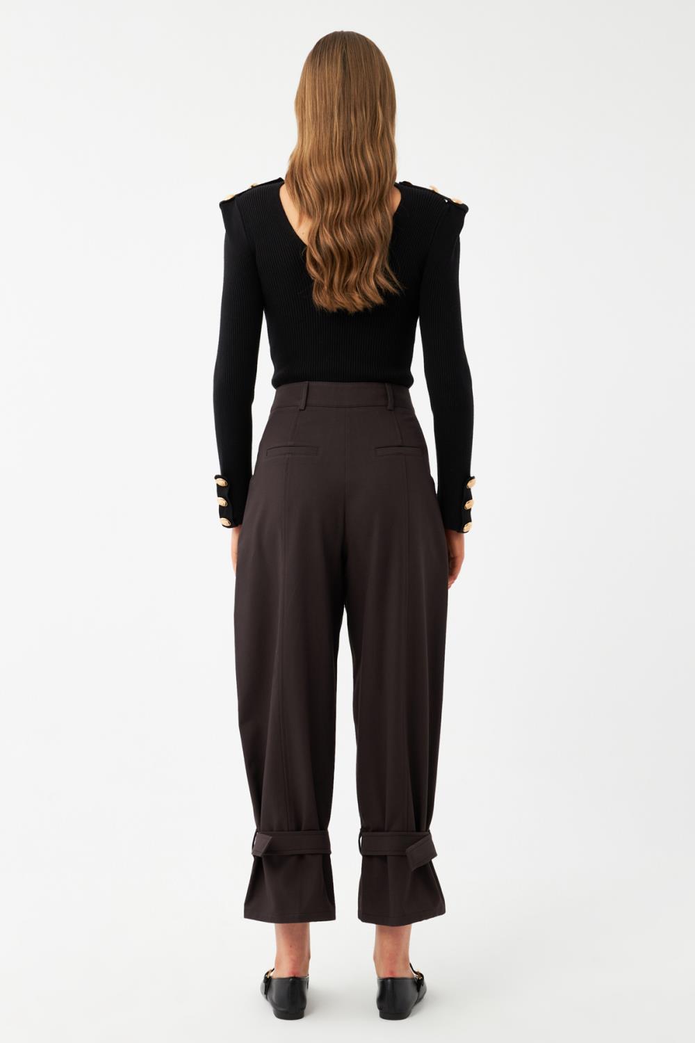 Tokalı Paça Detaylı Pantolon