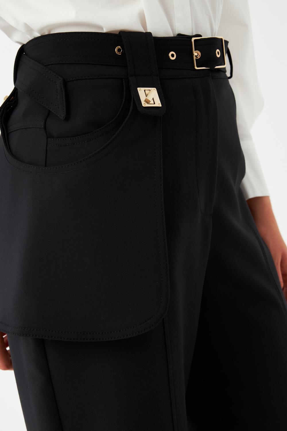 Kemerli Düz Paça Pantolon