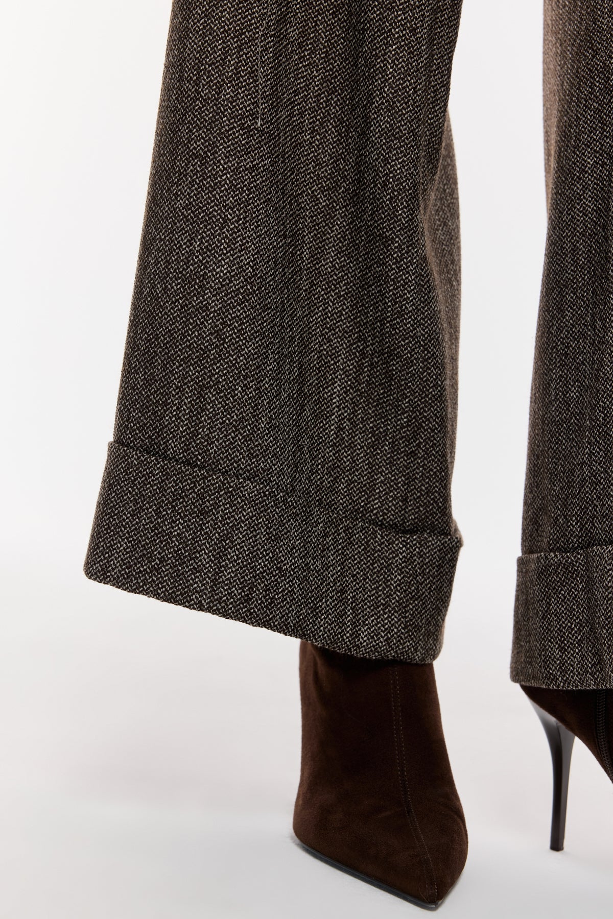 Zincir Detaylı Geniş Paça Pantolon