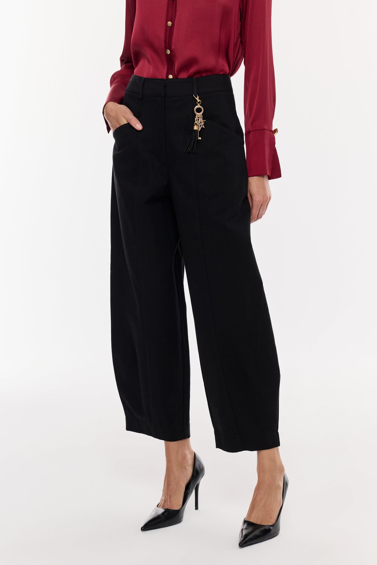Aksesuar Detaylı Bol Form Pantolon