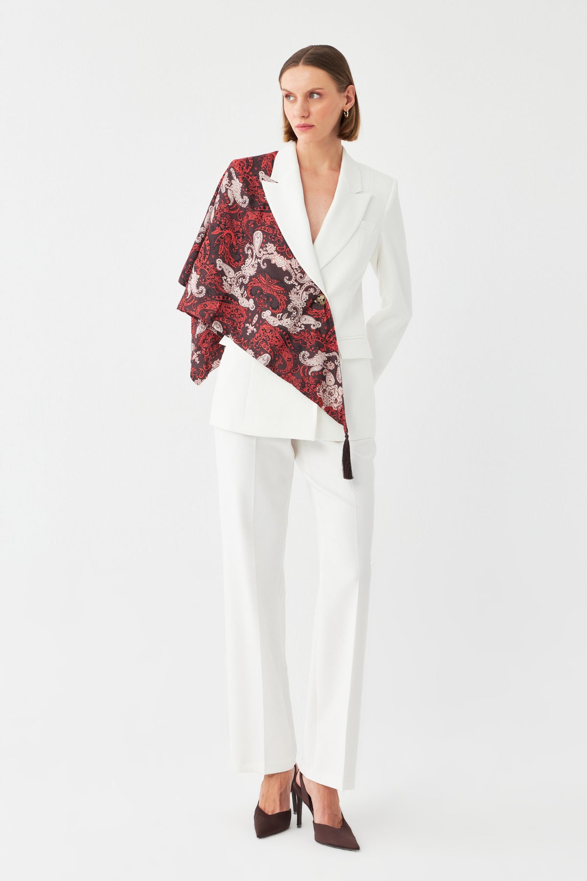 Desen Detaylı Ekru Blazer Takım