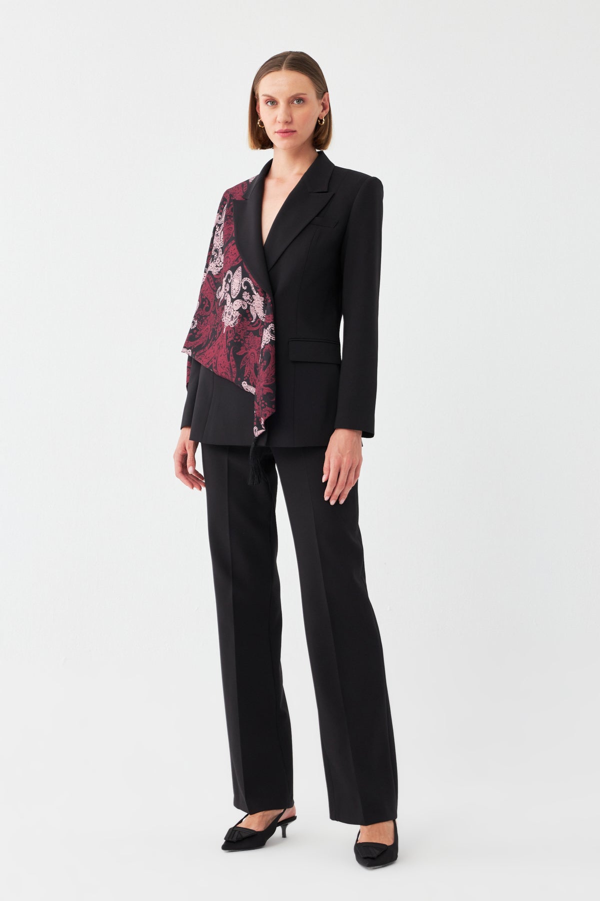 Desen Detaylı Siyah Blazer Takım