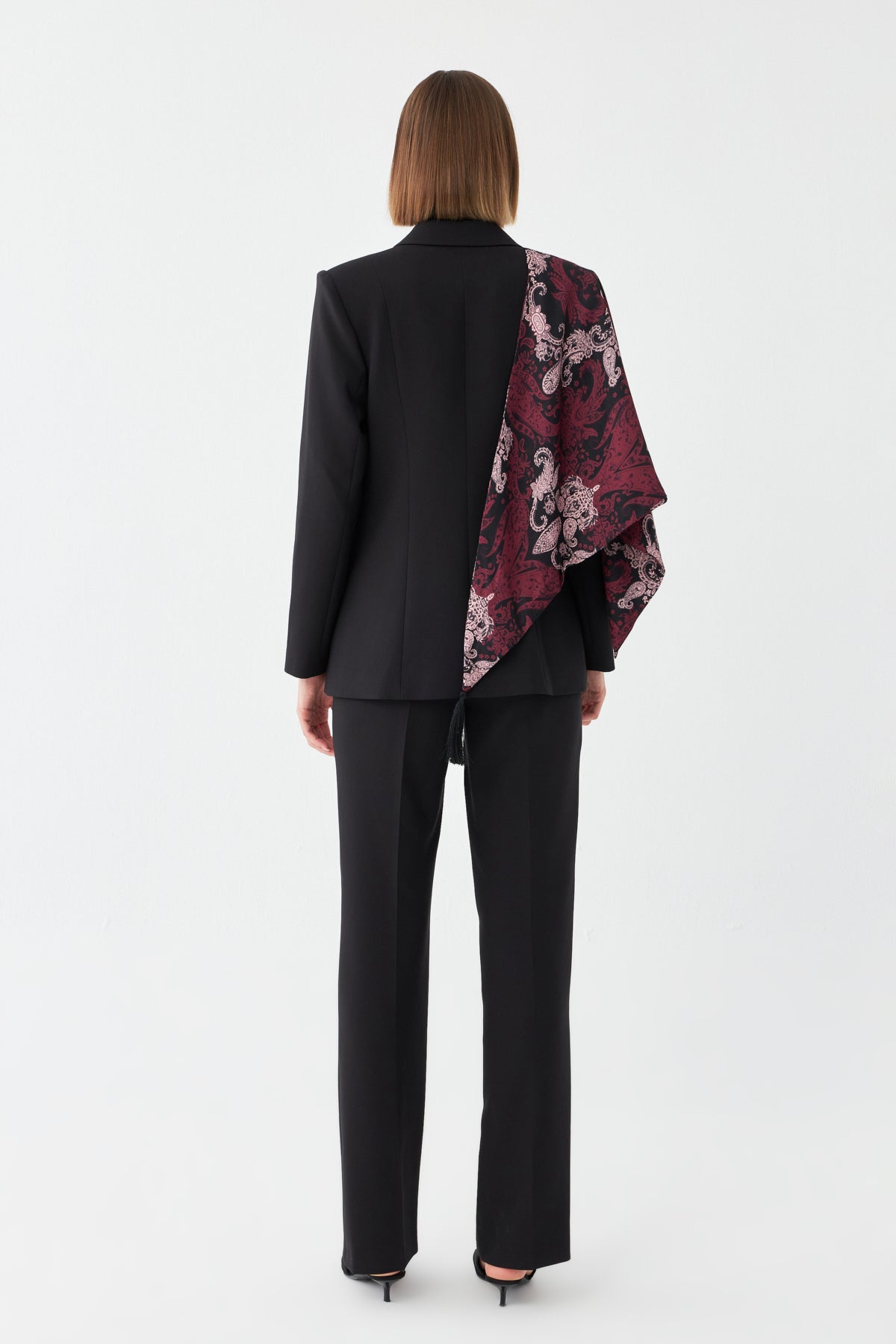Desen Detaylı Siyah Blazer Takım