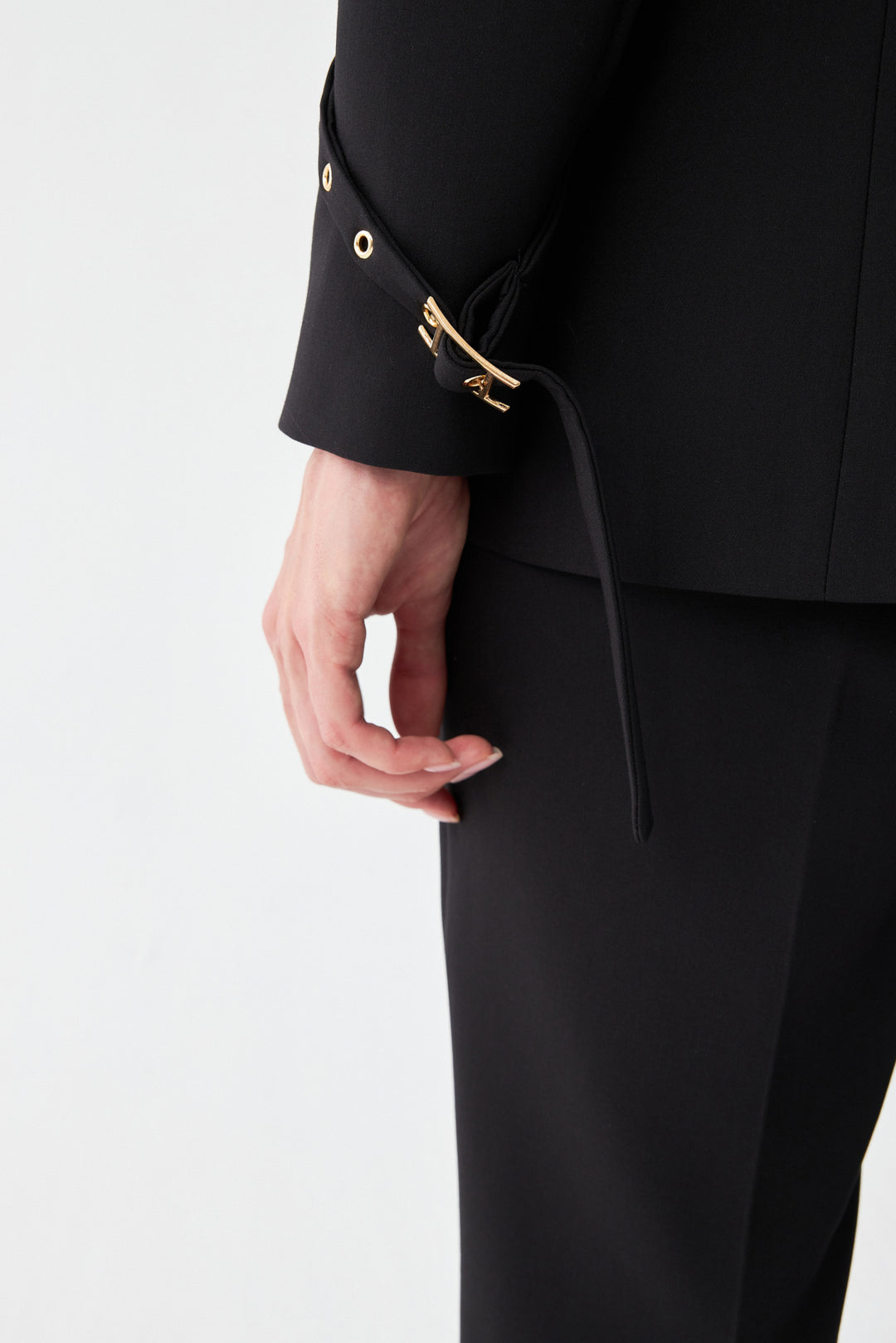 Tek Düğmeli Siyah Blazer Takım