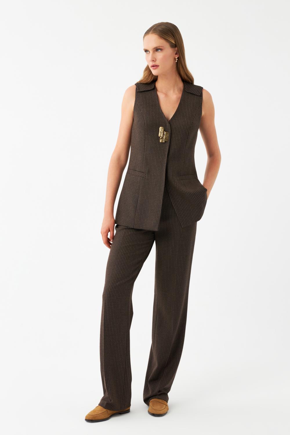 Kahverengi Desenli Kolsuz Ceketli Takım