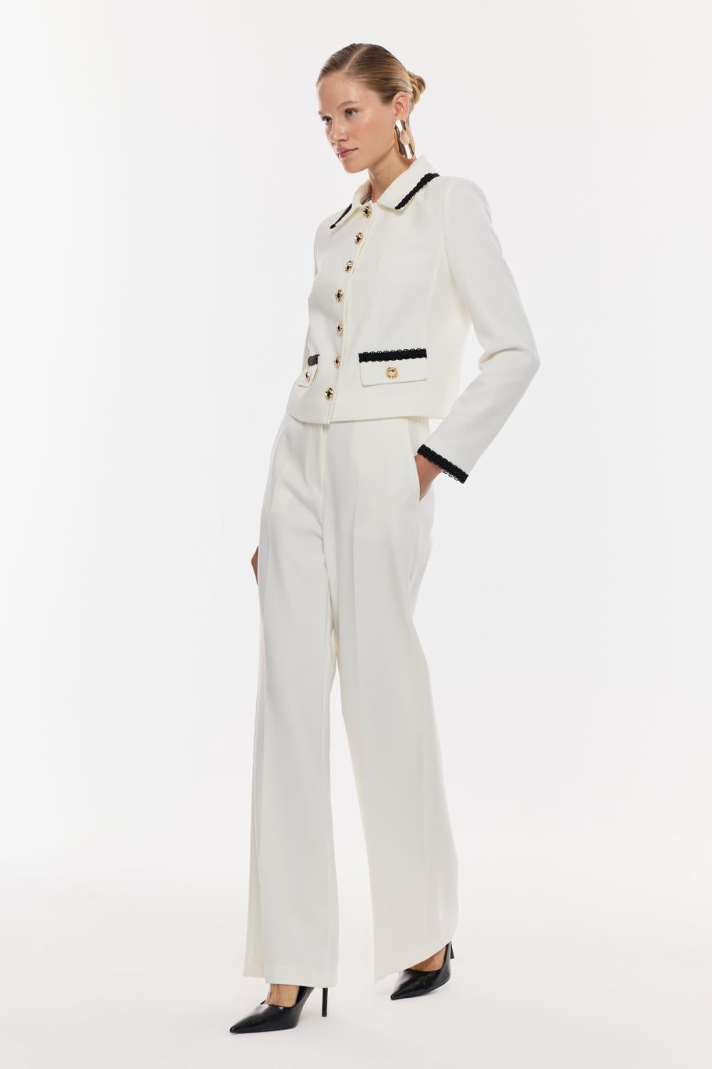 Zarif Düğme Detaylı Klasik Takım