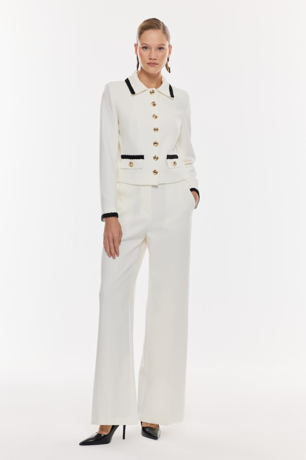 Zarif Düğme Detaylı Klasik Takım