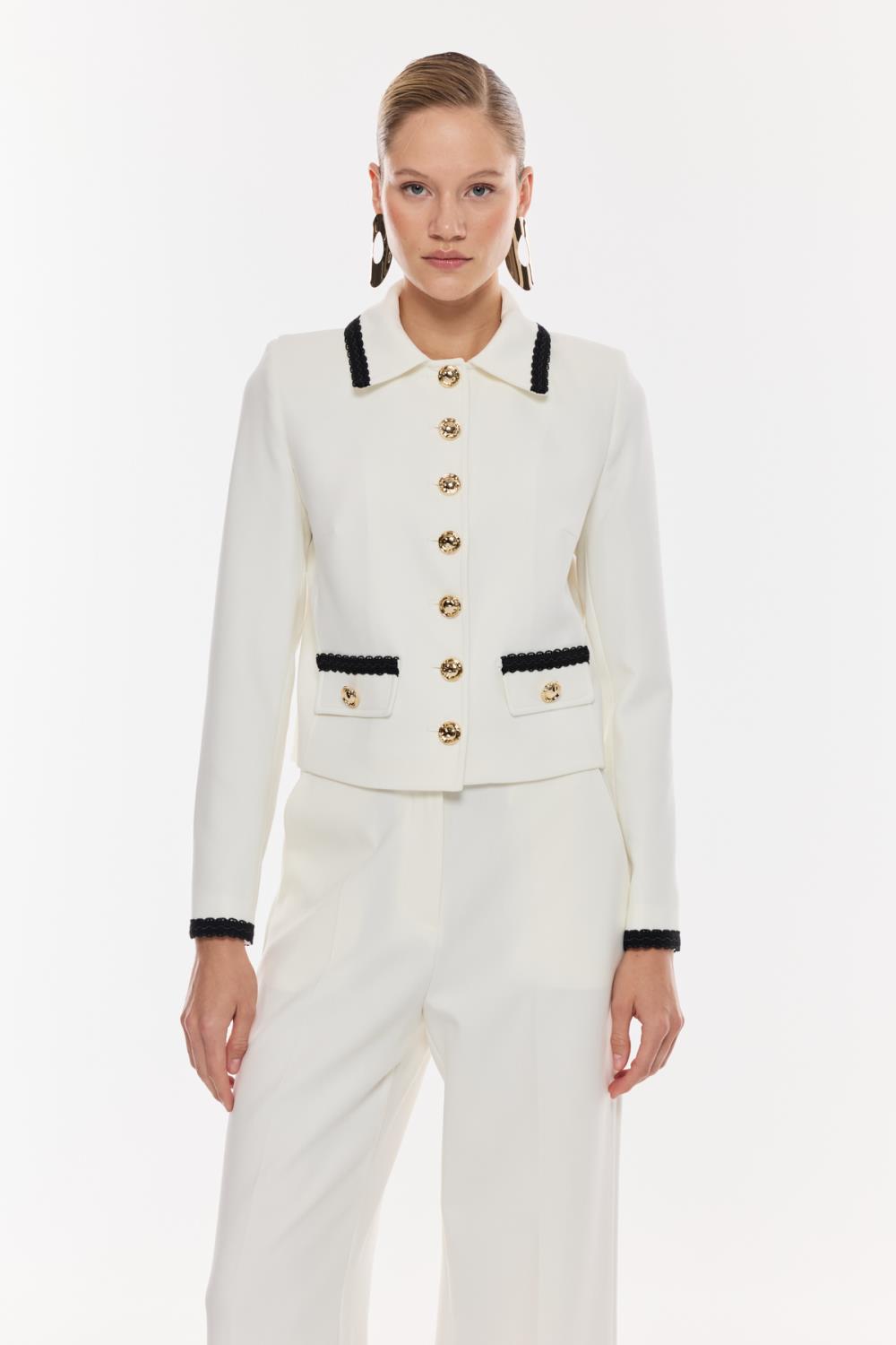 Zarif Düğme Detaylı Klasik Takım