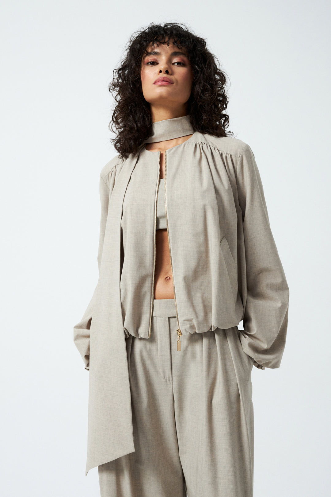 1YA2CK0034 - 117 CEKET BEJ