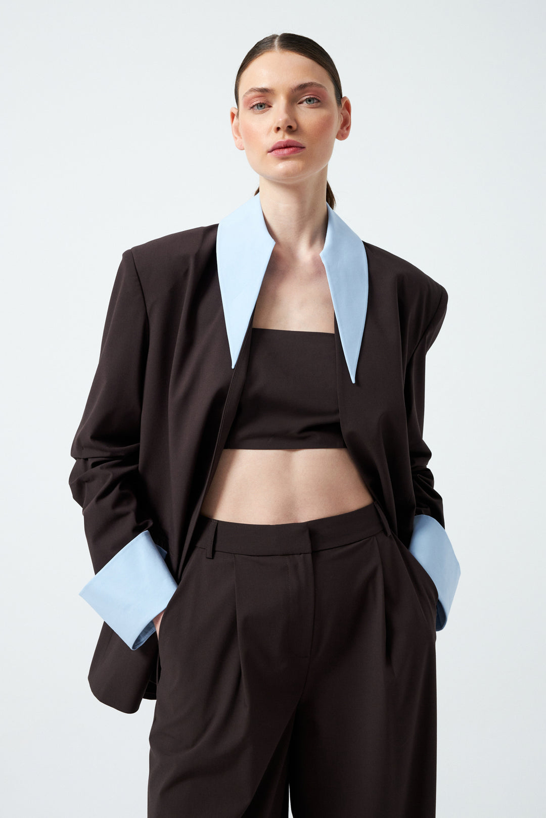 Yaka Kol Detaylı Takım - Kahverengi